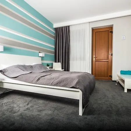 Motel M7 *