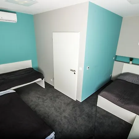 Motel M7